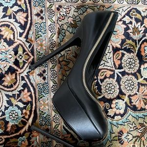 Sergio Rossi Gold Zipper Platform Pump - classic SR silhouette Size 7.5